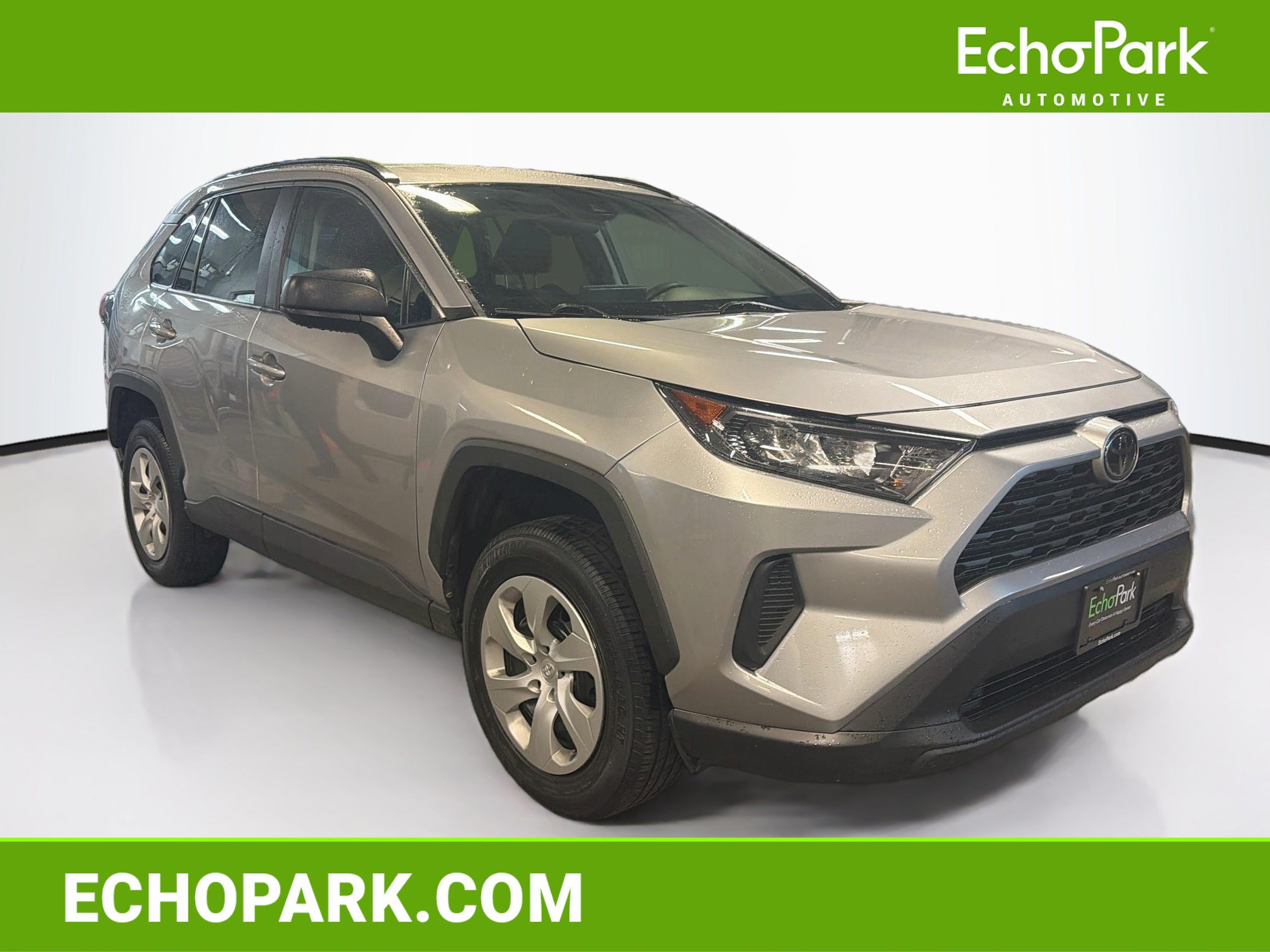 Used 2019 Toyota RAV4 LE AWD/4WD image 1