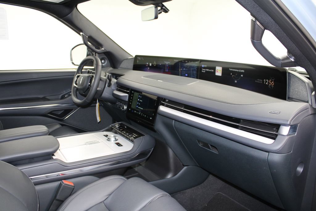 New 2025 Lincoln Navigator Reserve w/ Jet Appearance Package image 33