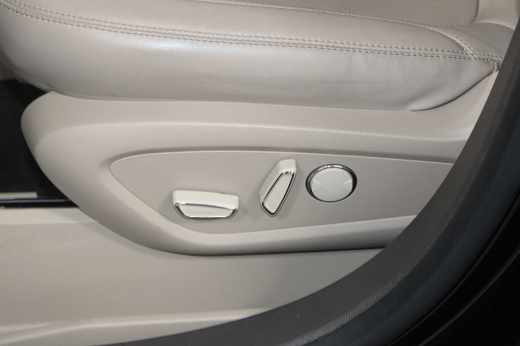 Used 2022 Lincoln Nautilus Reserve w/ Equipment Group 201A image 22