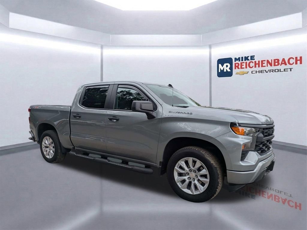 Used 2024 Chevrolet Silverado 1500 Custom AWD/4WD image 2