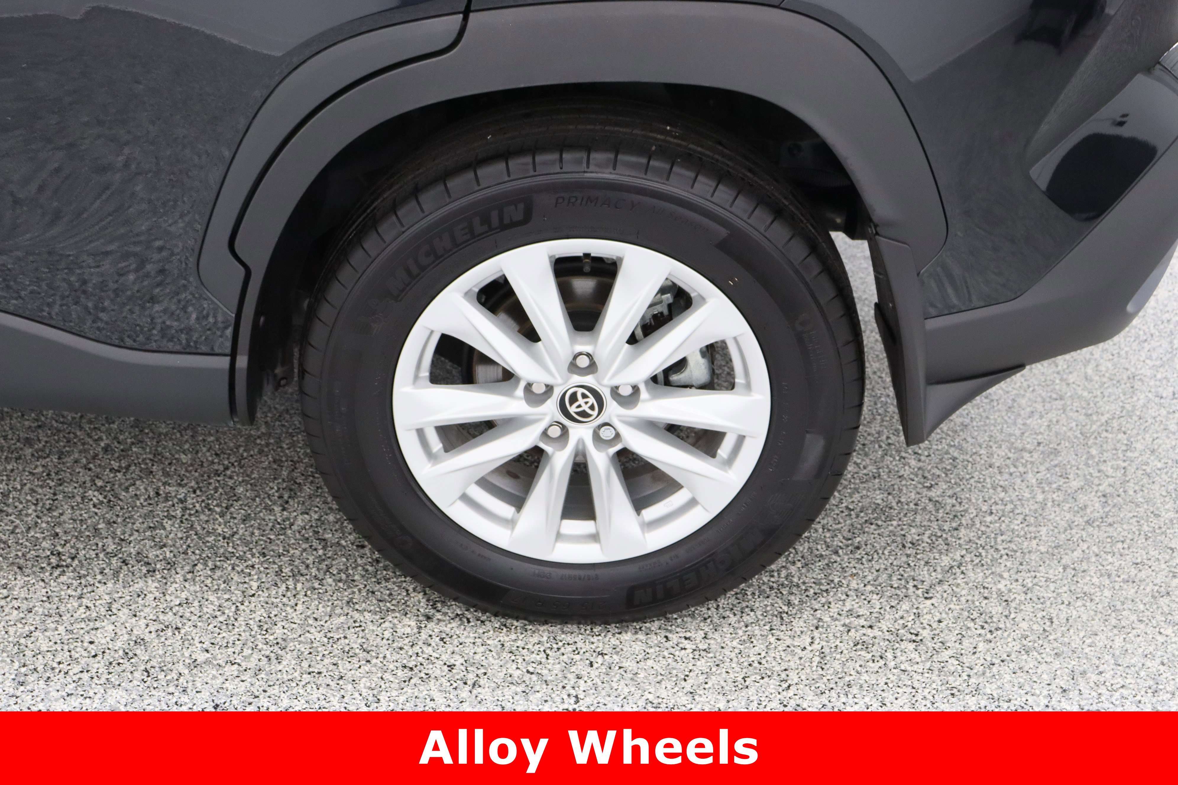 Certified 2025 Toyota Corolla Cross LE image 10