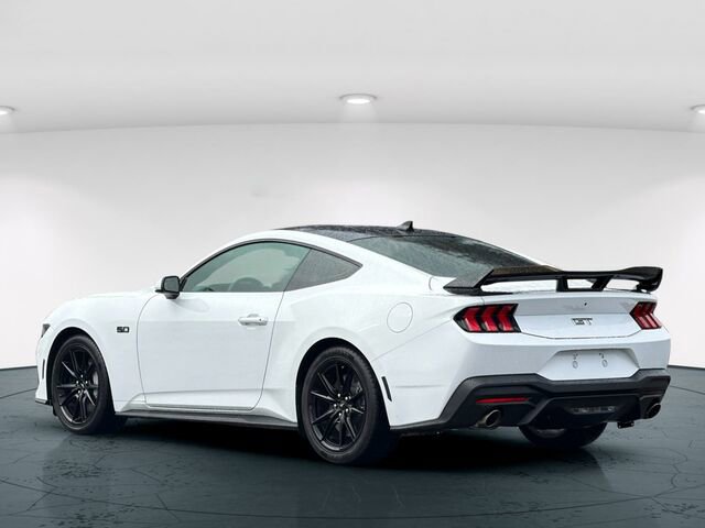 Used 2025 Ford Mustang GT Premium RWD image 5