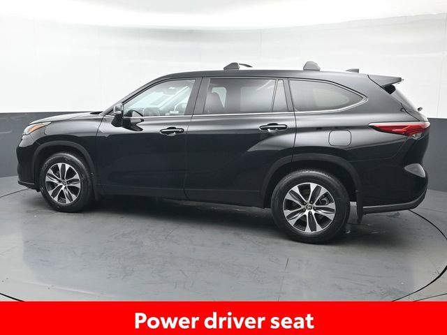 Certified 2023 Toyota Highlander XLE image 4