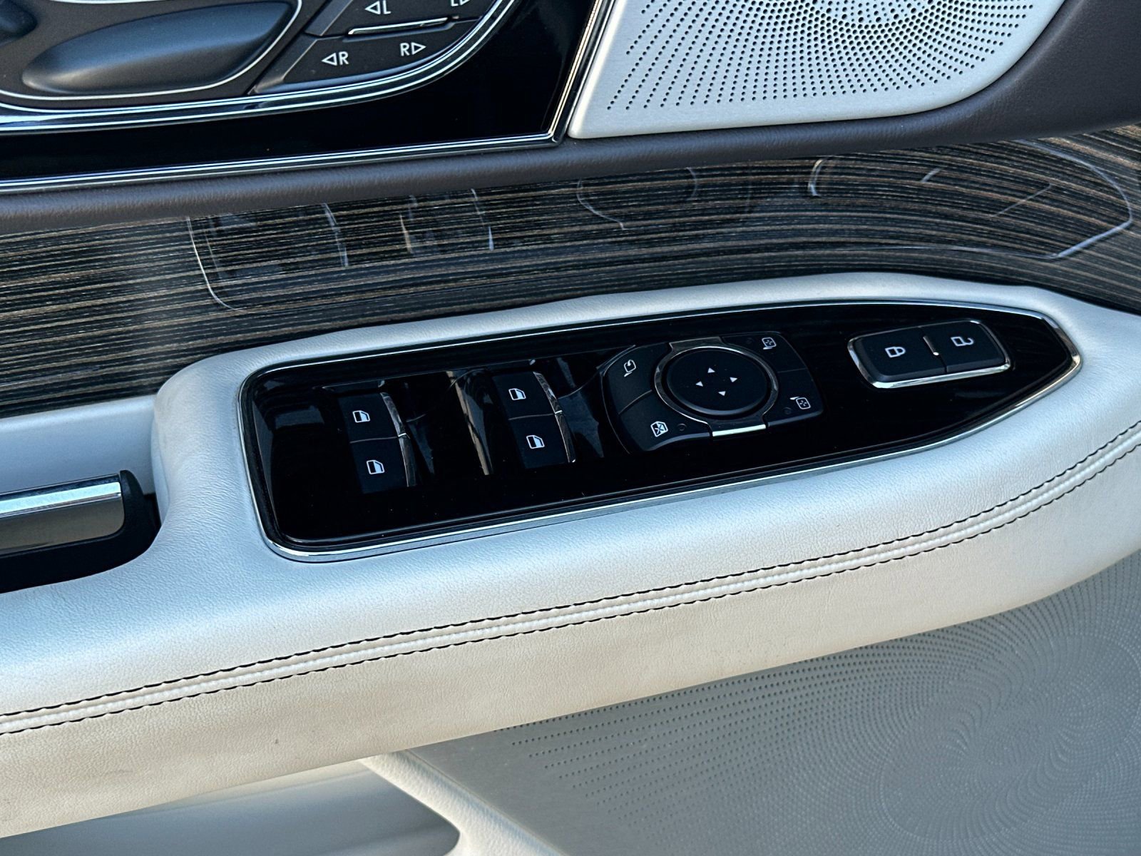 Used 2023 Lincoln Navigator Black Label AWD/4WD image 13