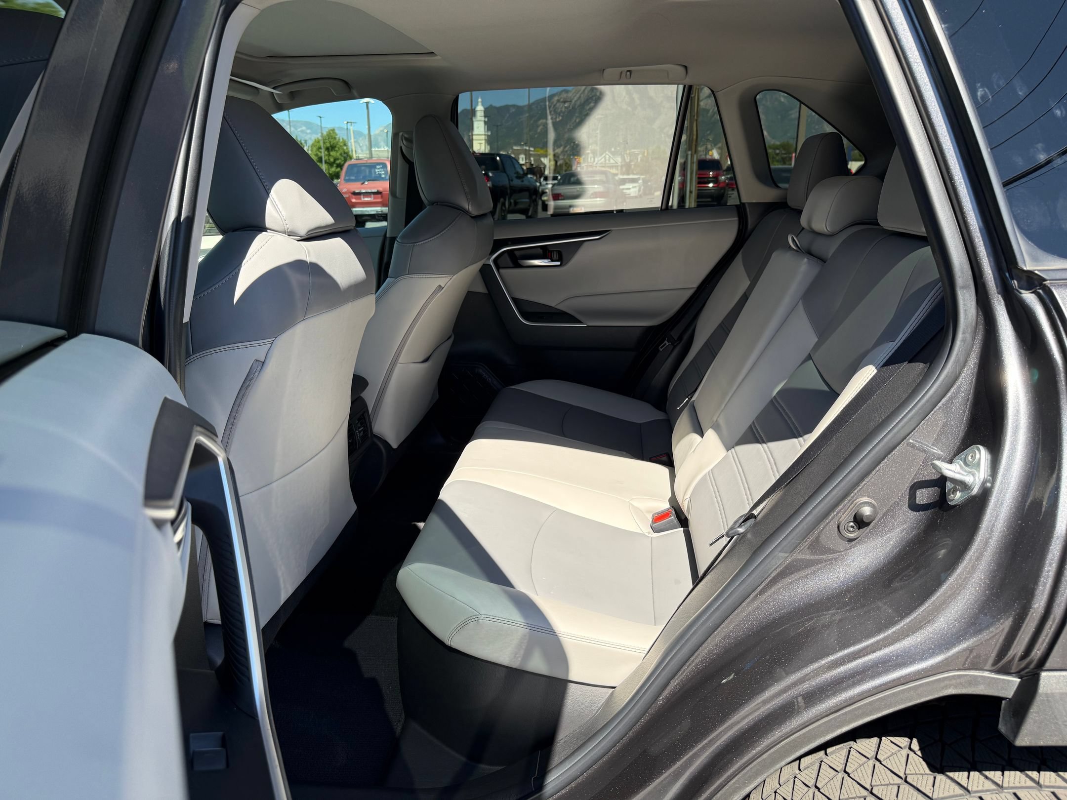 Used 2023 Toyota RAV4 XLE Premium AWD/4WD image 26
