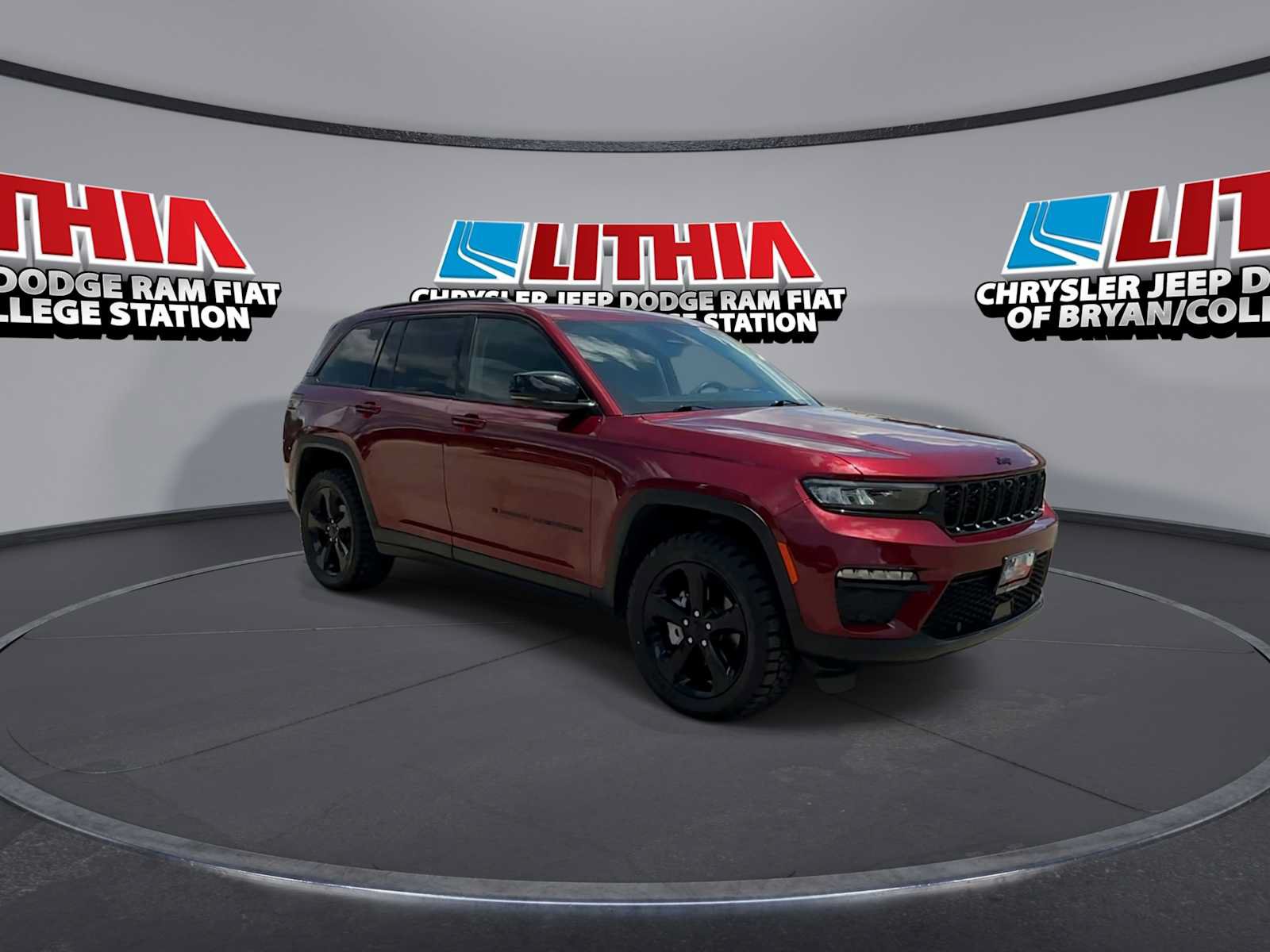 Used 2023 Jeep Grand Cherokee Limited w/ Luxury Tech Group II AWD/4WD image 2