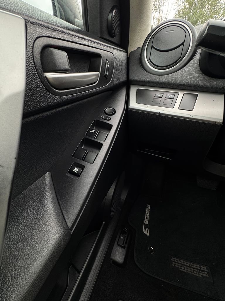 Used 2013 MAZDA MAZDA3 i Grand Touring FWD image 14