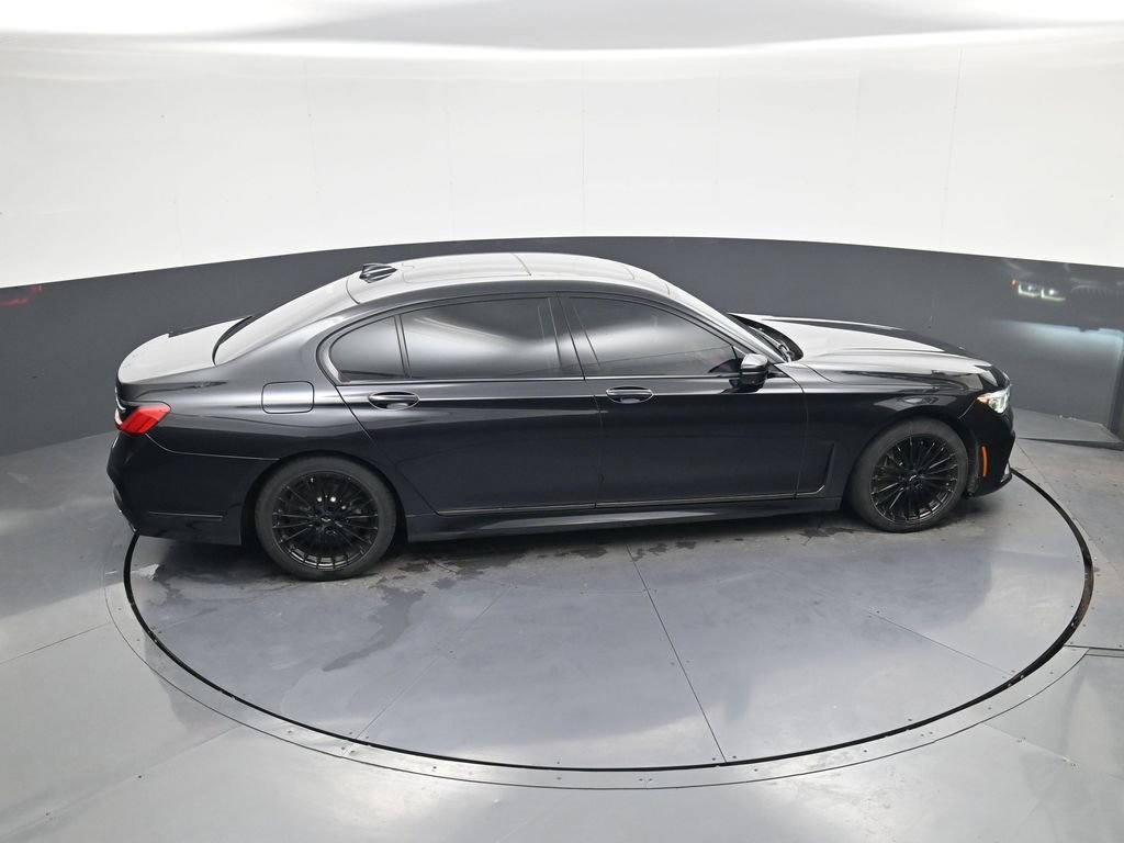 Used 2021 BMW 750i xDrive w/ Executive Package AWD/4WD image 32