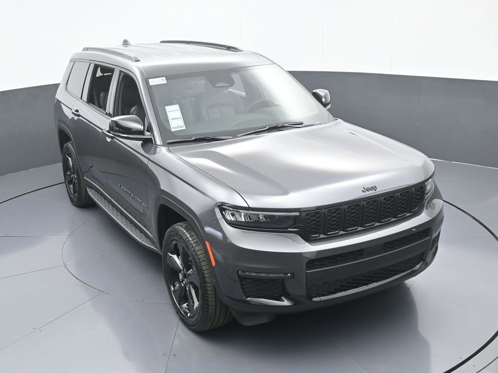 Used 2025 Jeep Grand Cherokee L Limited w/ Black Appearance Package AWD/4WD image 24
