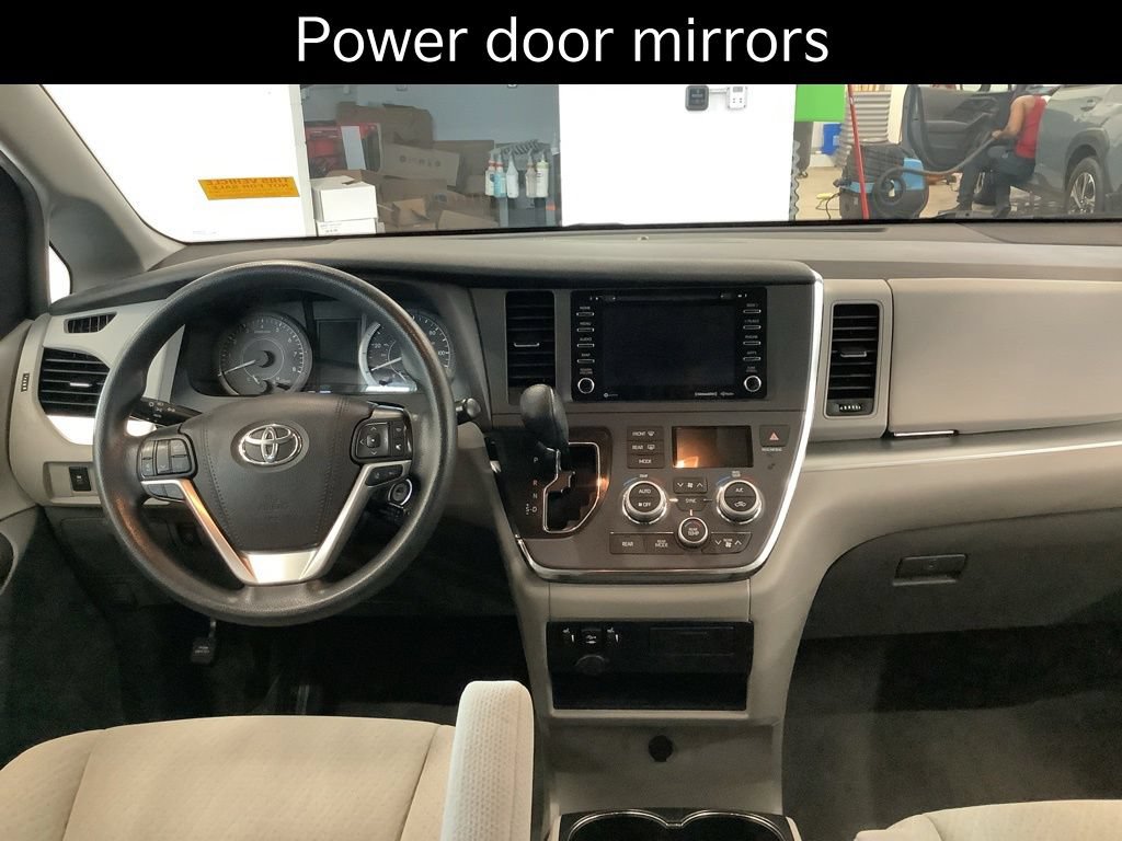 Used 2019 Toyota Sienna LE FWD image 11