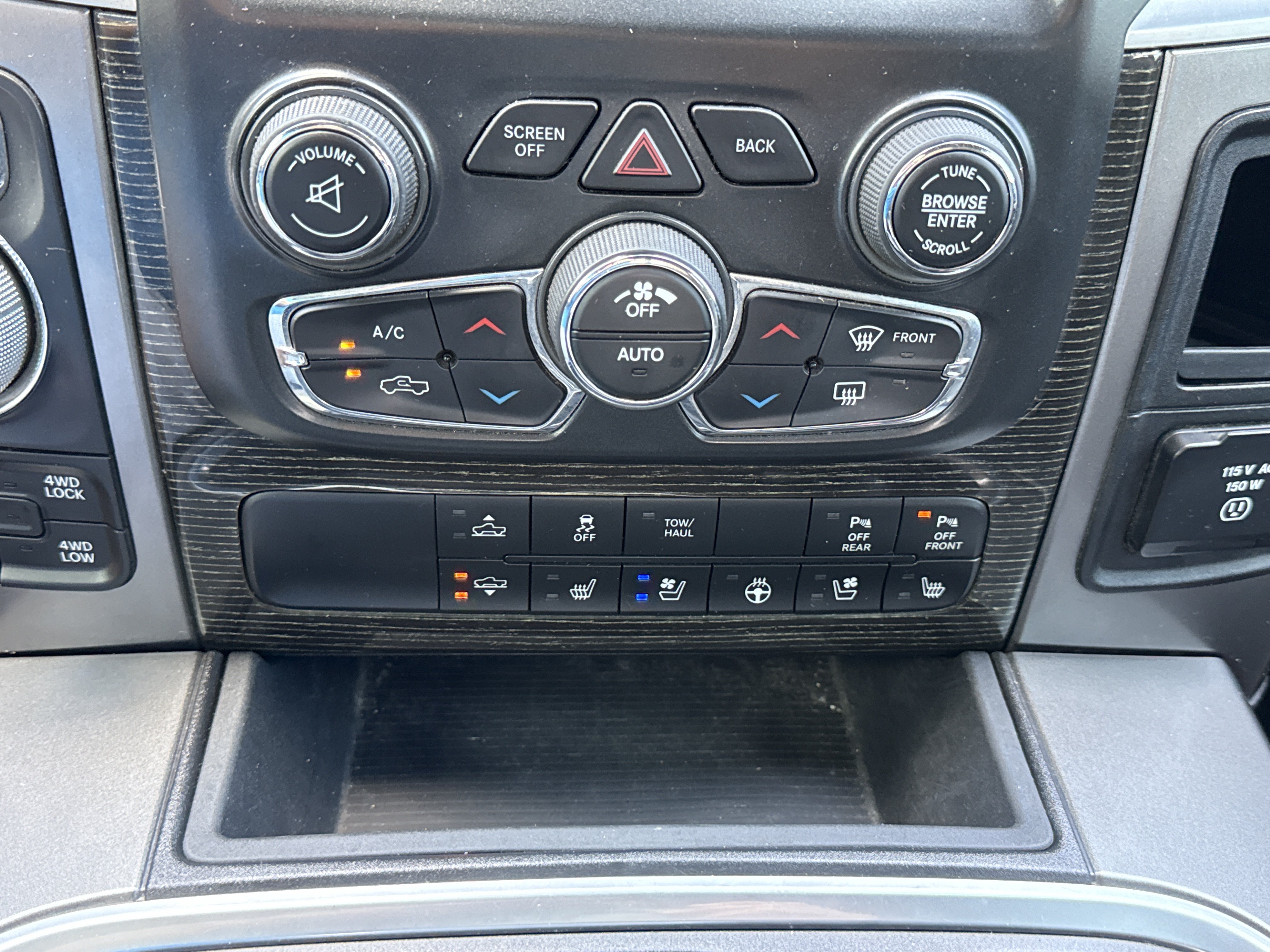 Used 2018 RAM 1500 Limited AWD/4WD image 21