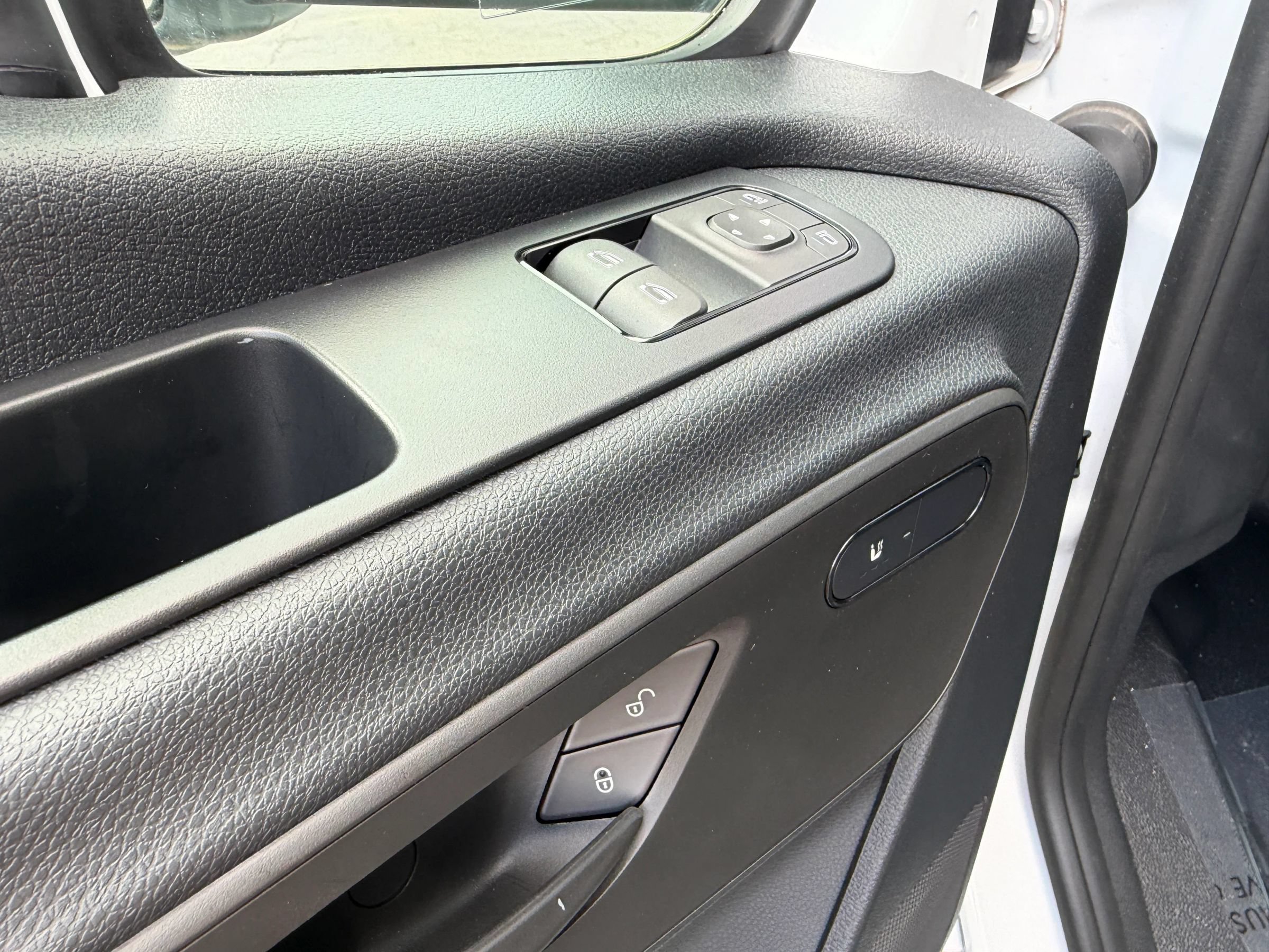Used 2024 Mercedes-Benz Sprinter 3500 image 9