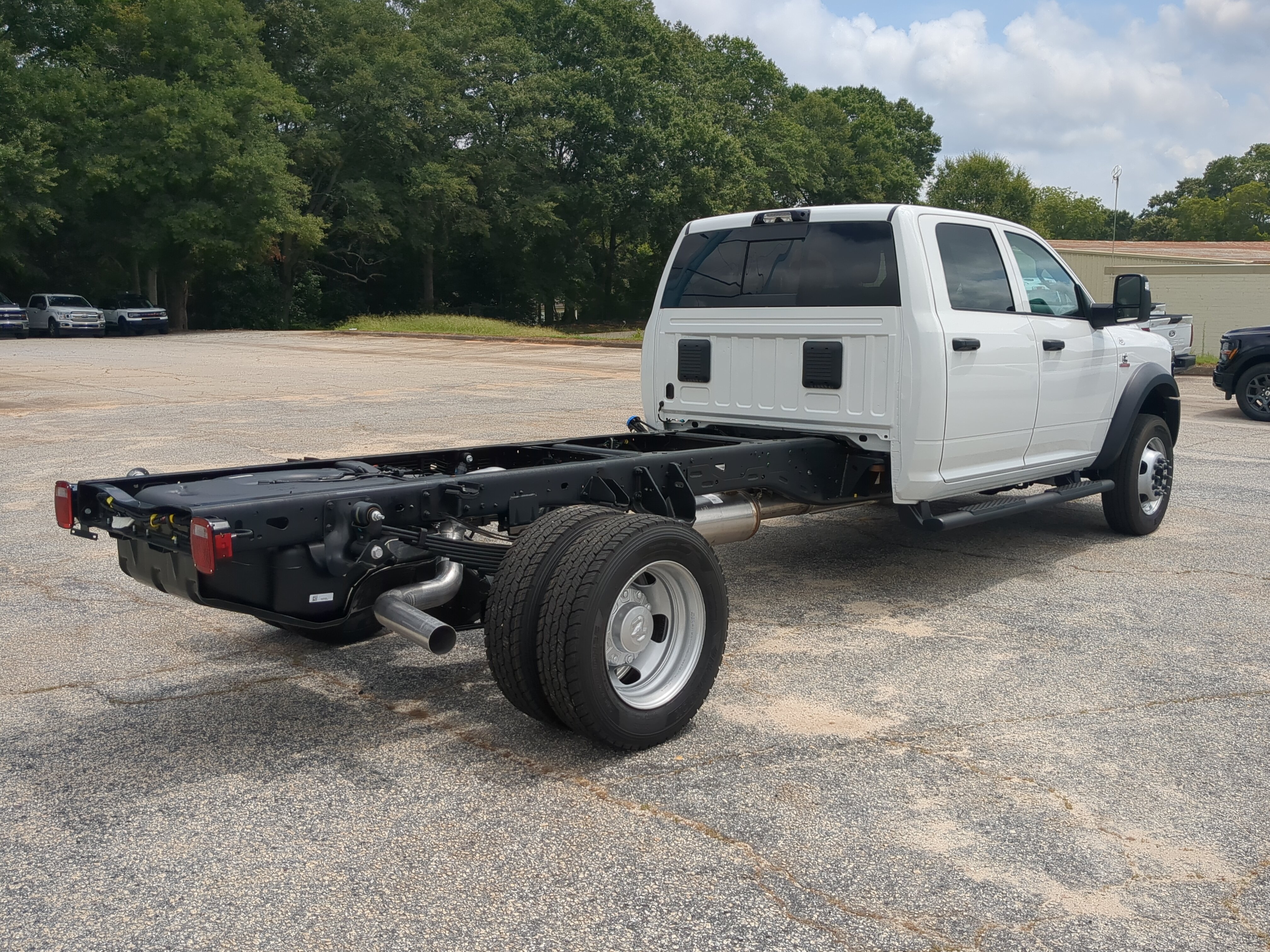 New 2026 RAM 5500 Tradesman AWD/4WD image 3