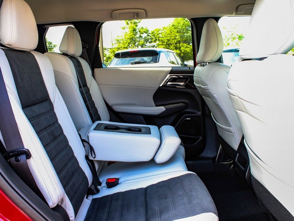 New 2025 Mitsubishi Outlander SE AWD/4WD image 39