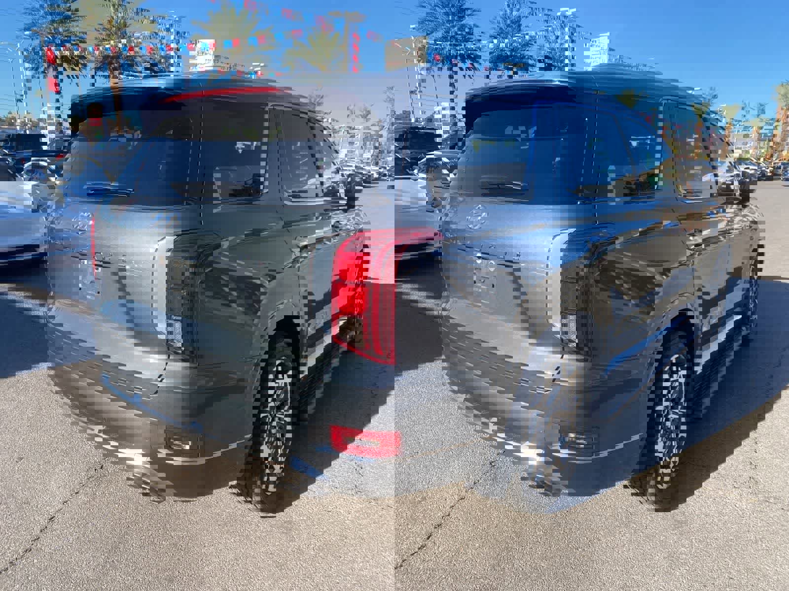 Used 2022 Hyundai Palisade Calligraphy w/ Winter Package image 7