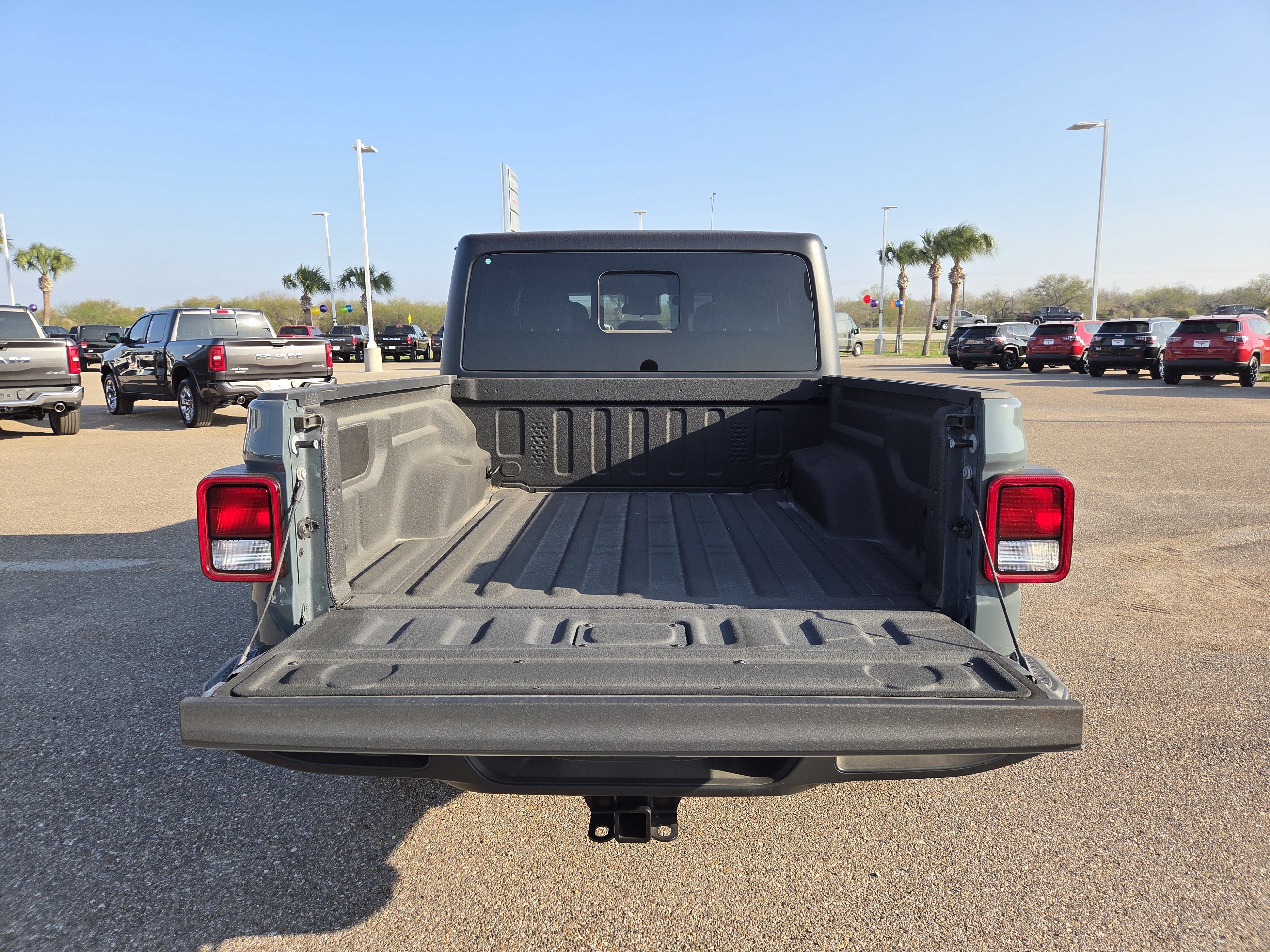 Used 2025 Jeep Gladiator Sport AWD/4WD image 24