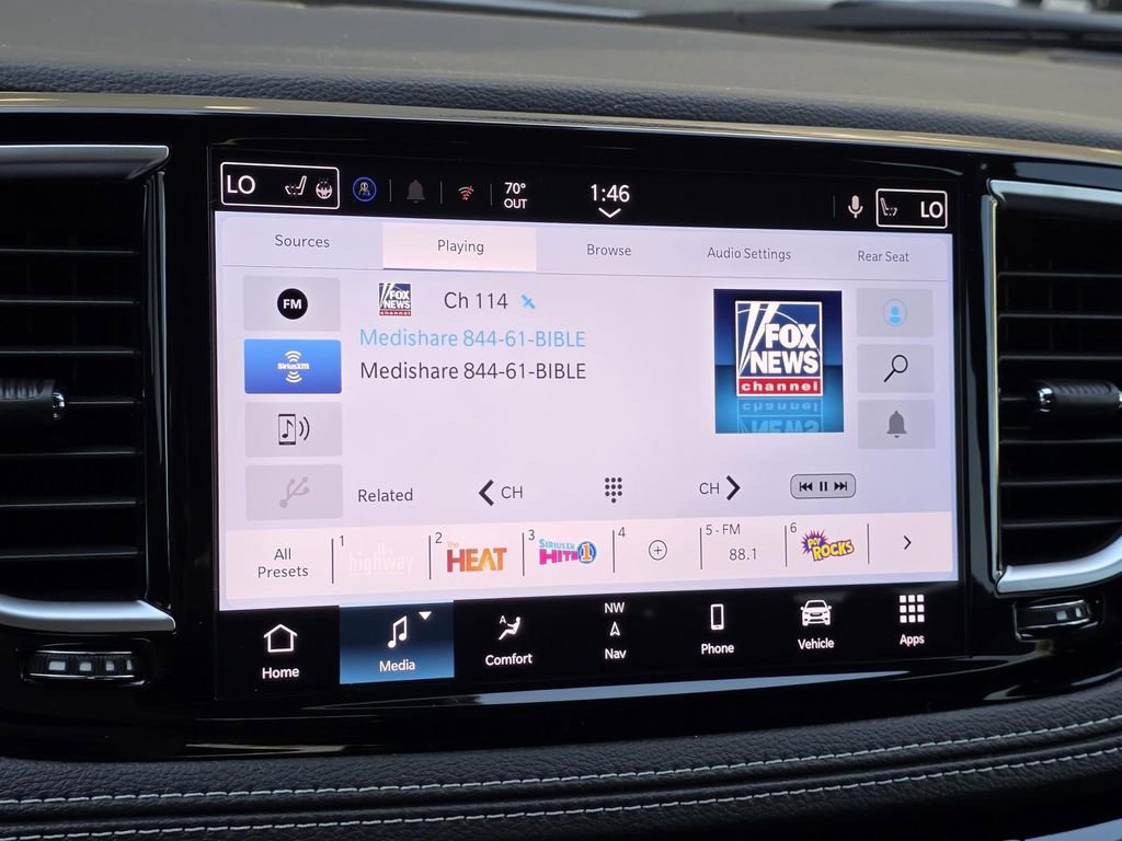 New 2026 Chrysler Pacifica Limited w/ Uconnect Theater Family Group image 31