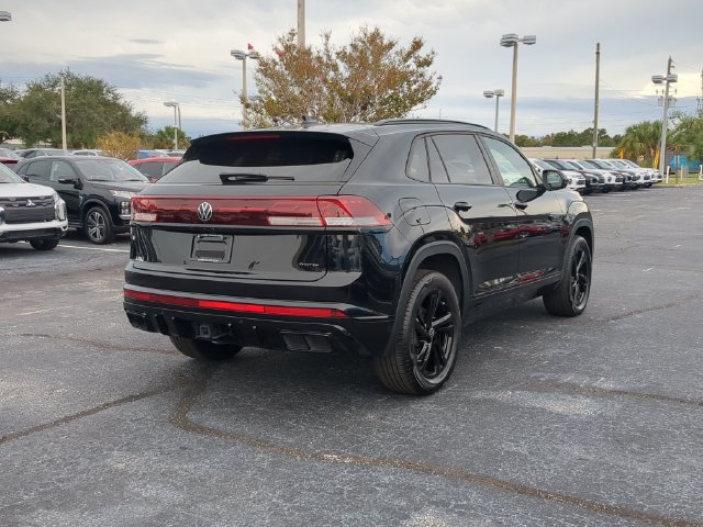 Used 2025 Volkswagen Atlas Cross Sport SEL R-Line AWD/4WD image 6