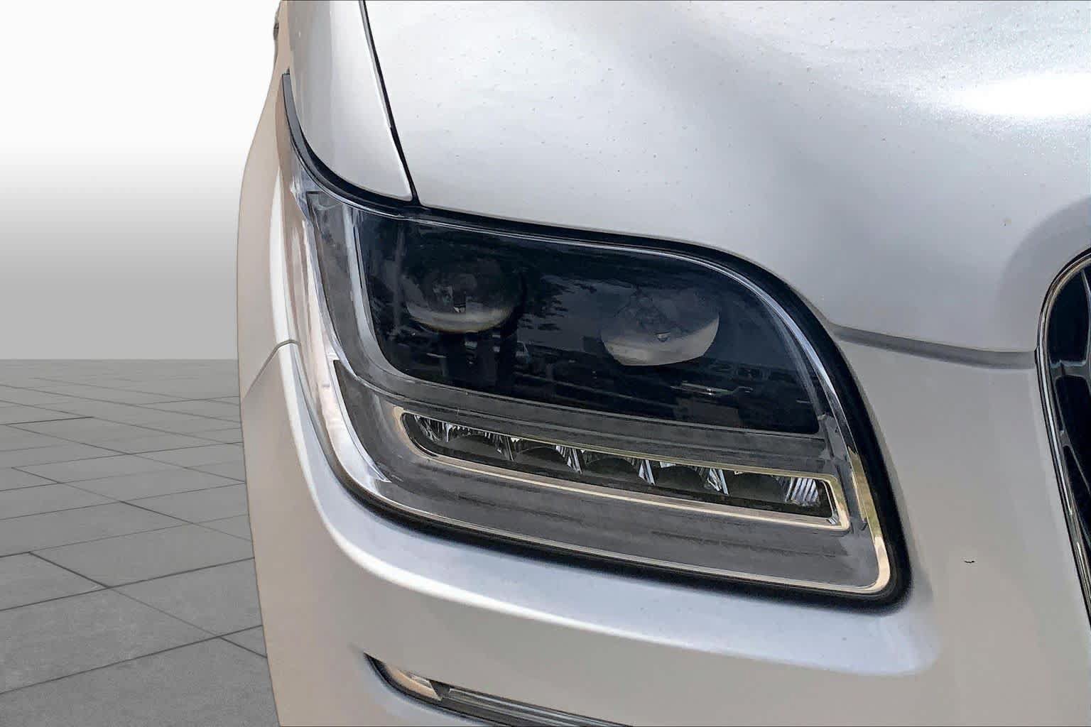 Used 2020 Lincoln Navigator L Reserve w/ Luxury Package AWD/4WD image 27