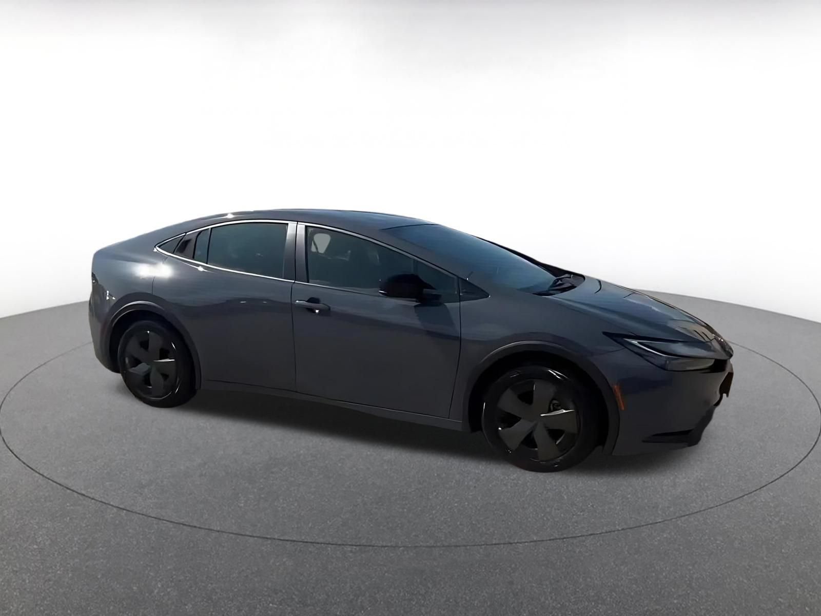 Used 2024 Toyota Prius LE FWD video 2