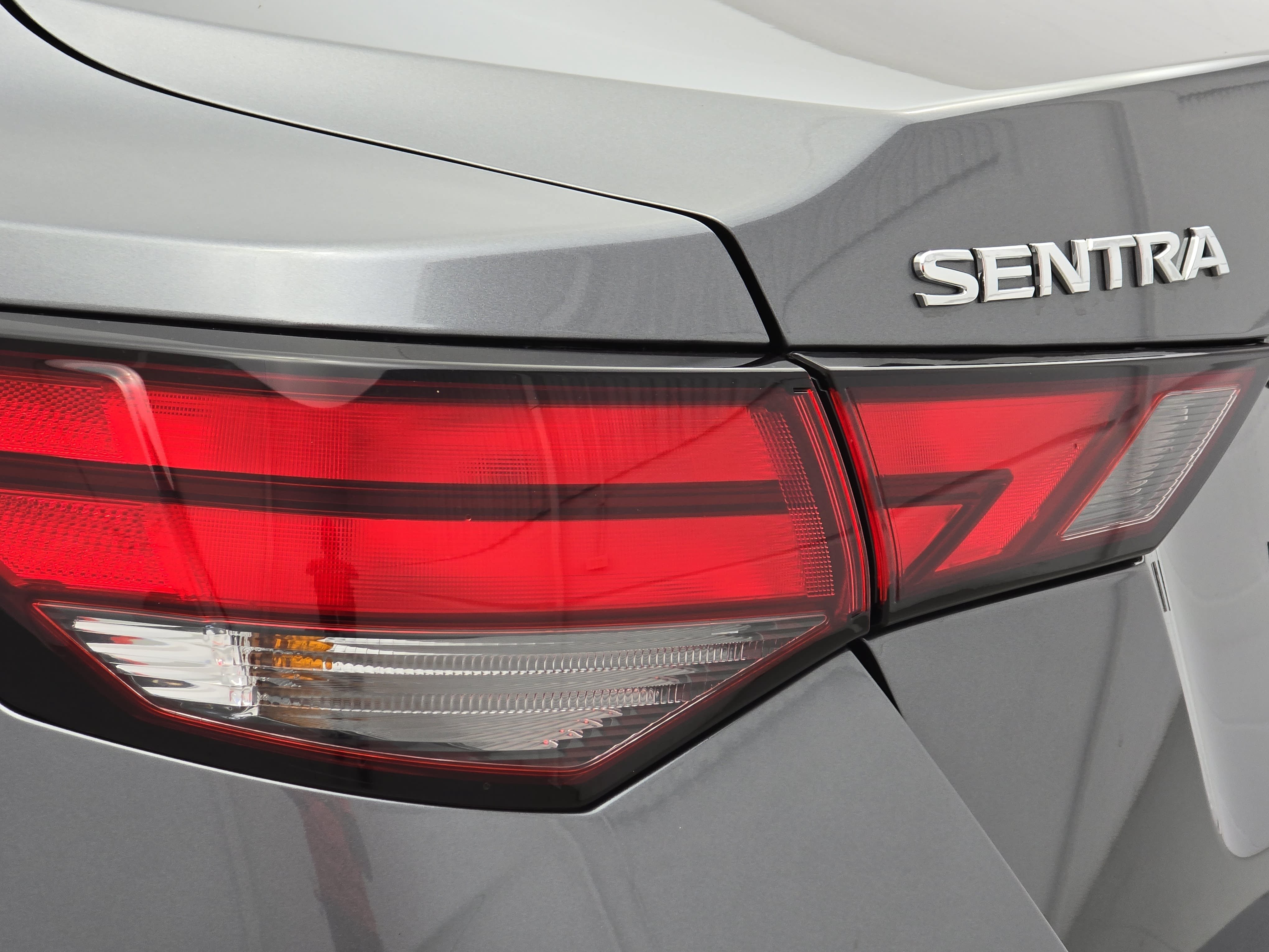 Used 2025 Nissan Sentra SV FWD image 32