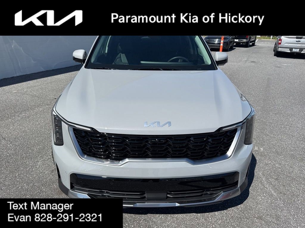 Used 2025 Kia Sorento SX FWD image 2