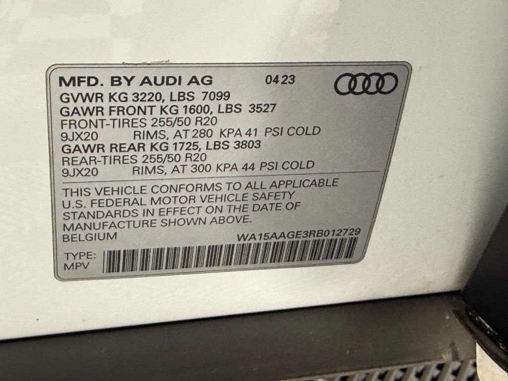 Used 2024 Audi Q8 e-tron Premium Plus w/ Premium Plus Package AWD/4WD image 33