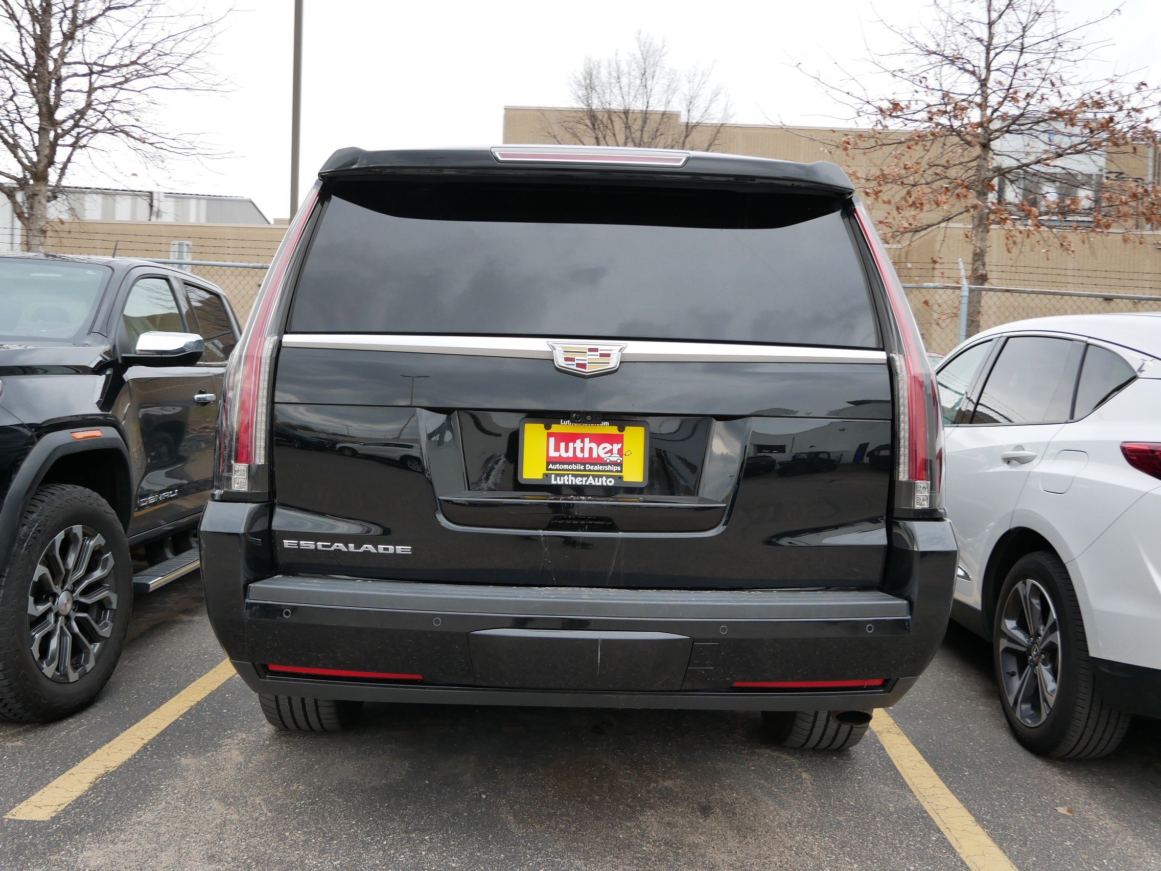 Used 2017 Cadillac Escalade ESV Platinum image 4