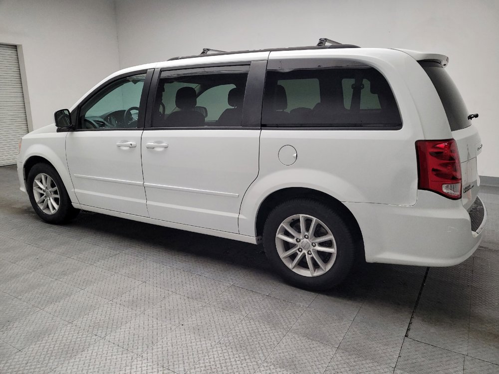 Used 2016 Dodge Grand Caravan SXT FWD image 3