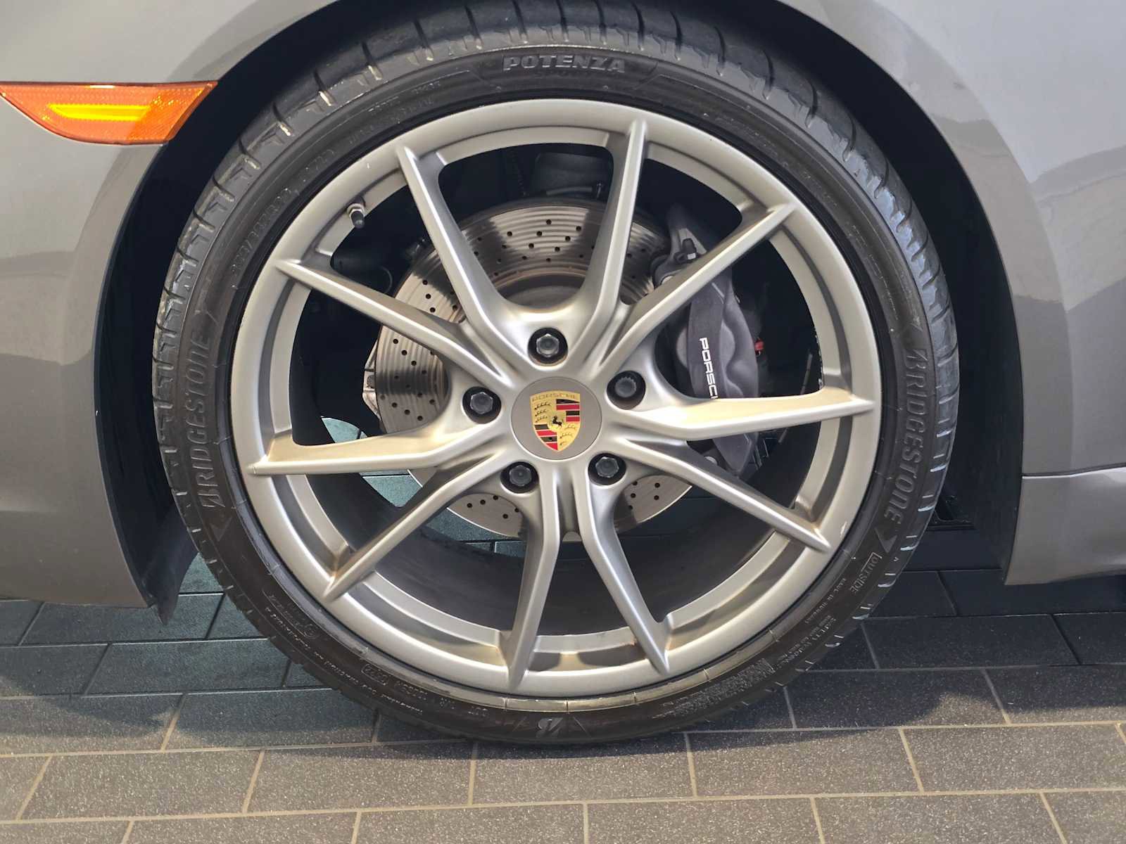 Used 2021 Porsche 718 Boxster RWD image 9