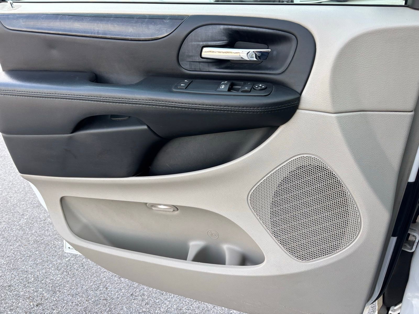 Used 2014 Dodge Grand Caravan SE w/ Quick Order Package 29E SE image 12