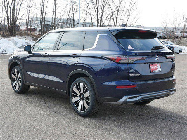 New 2026 Mitsubishi Outlander SE AWD/4WD image 2