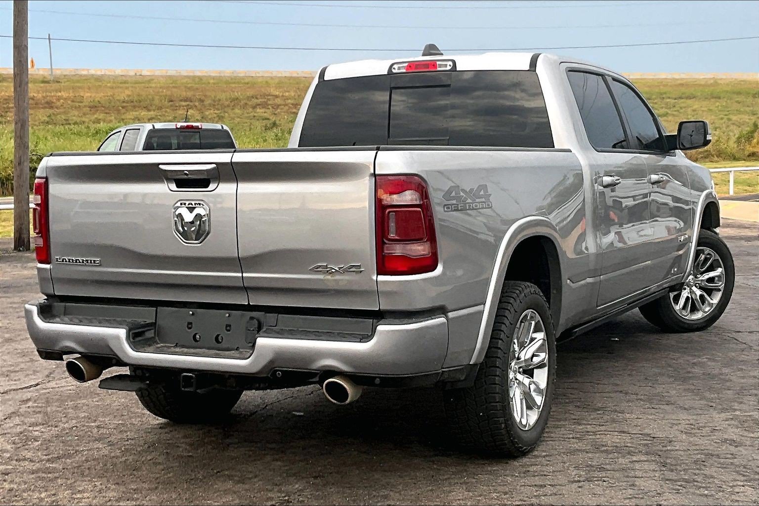 Used 2022 RAM 1500 Laramie w/ Laramie Southwest Edition AWD/4WD image 2
