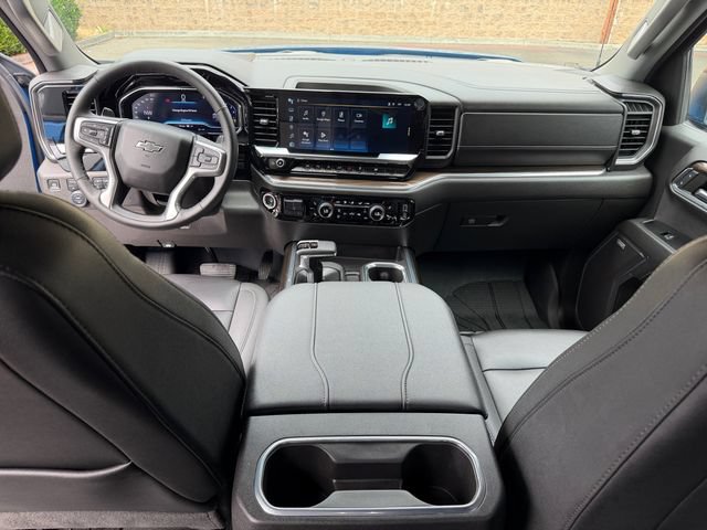 Used 2024 Chevrolet Silverado 1500 RST AWD/4WD image 15