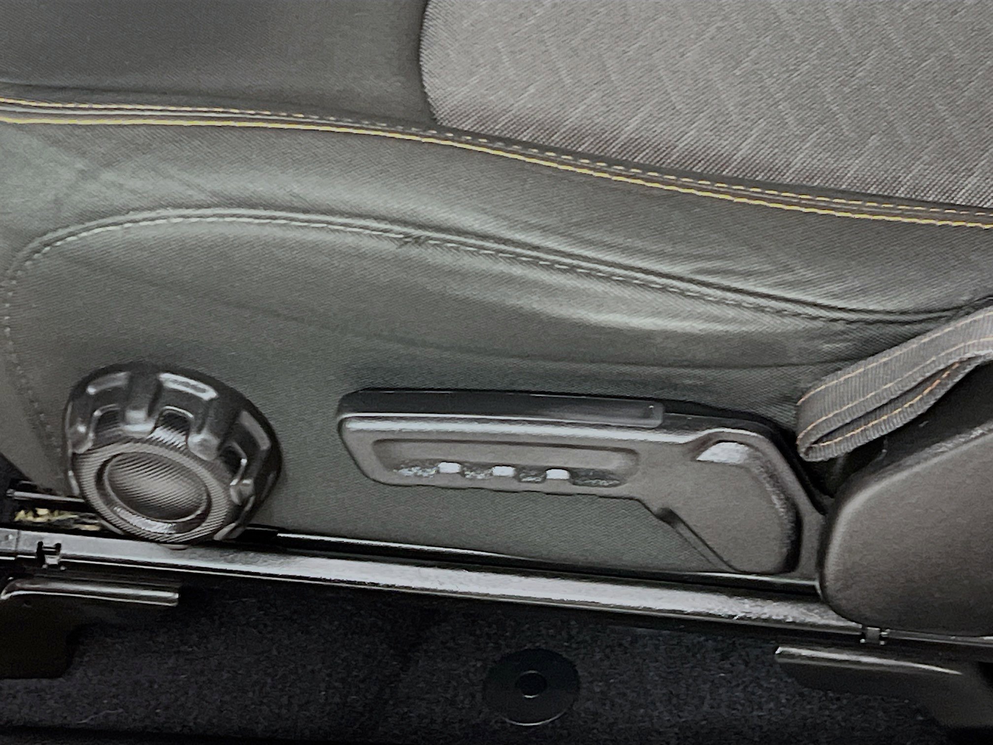 Used 2022 Jeep Gladiator Mojave AWD/4WD image 16