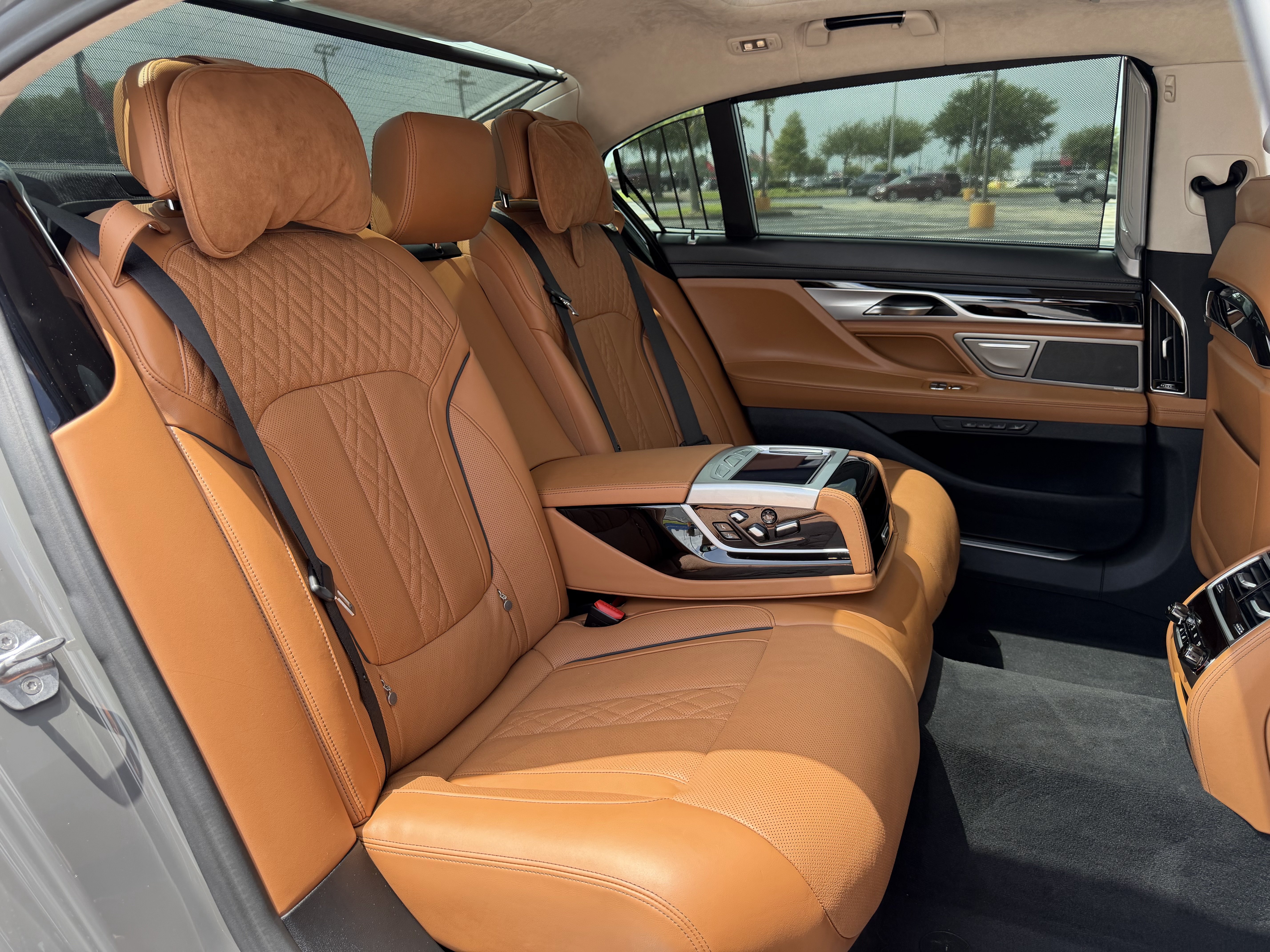 Used 2020 BMW 750i xDrive w/ Executive Package AWD/4WD image 47