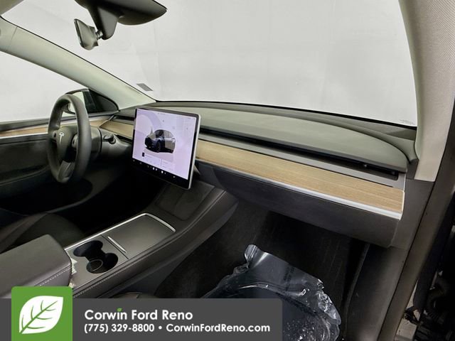 Used 2025 Tesla Model Y Long Range AWD/4WD image 31