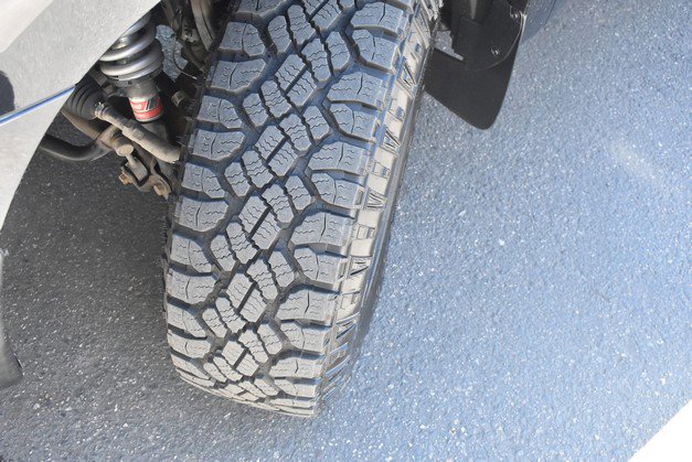 Used 2013 Toyota Tundra 4x4 CrewMax w/ Tow Pkg image 11