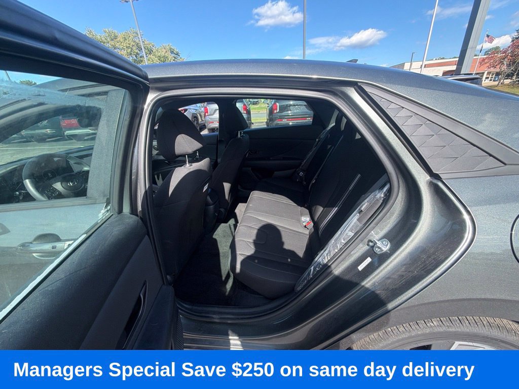Certified 2025 Hyundai Elantra SEL w/ Cargo Package FWD image 23