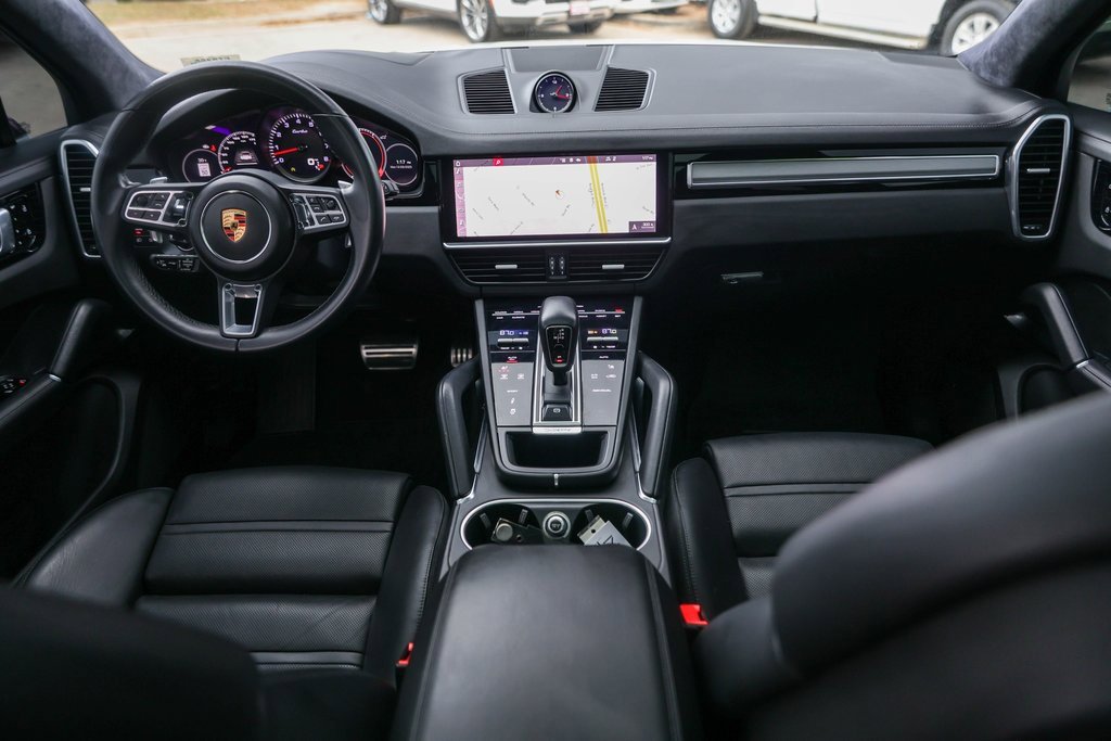 Used 2020 Porsche Cayenne Turbo w/ Assistance Package image 27