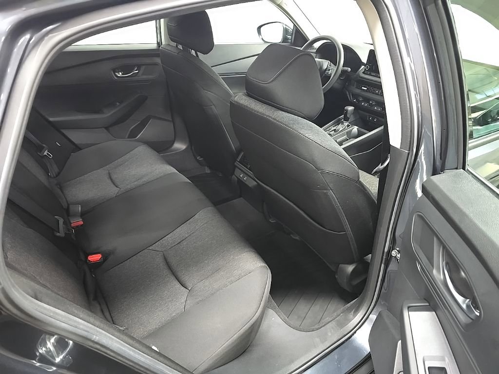 Certified 2025 Honda Accord SE image 18