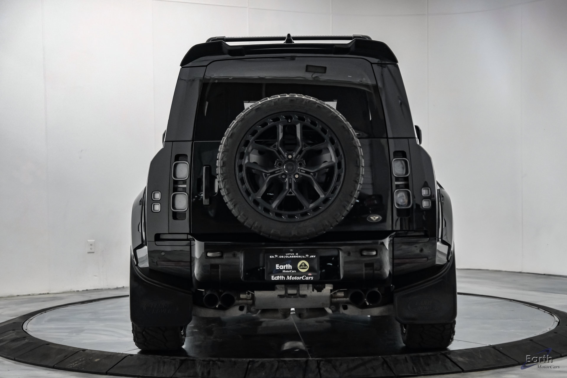 Used 2022 Land Rover Defender 110 V8 AWD/4WD image 12