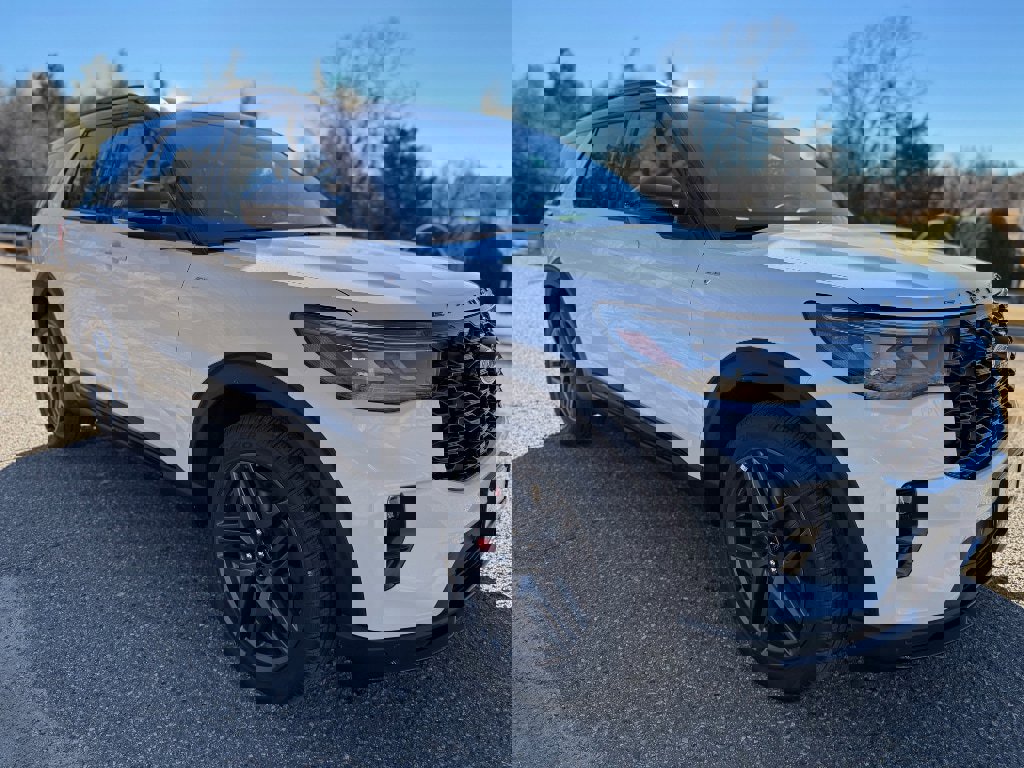 New 2026 Ford Explorer ST-Line w/ ST-Line Street Pack image 10