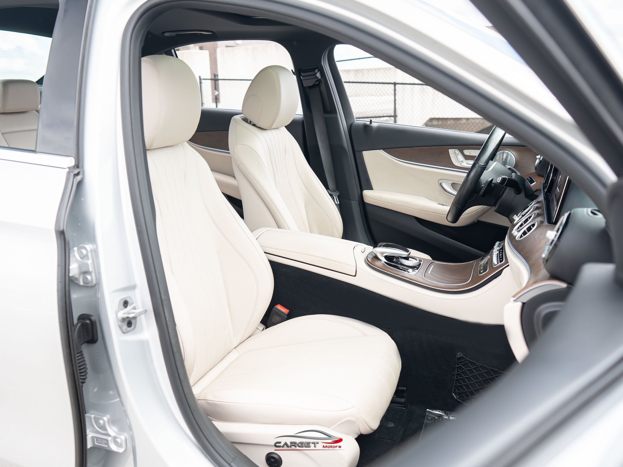 Used 2019 Mercedes-Benz E 450 4MATIC Sedan w/ Driver Assistance Package image 17