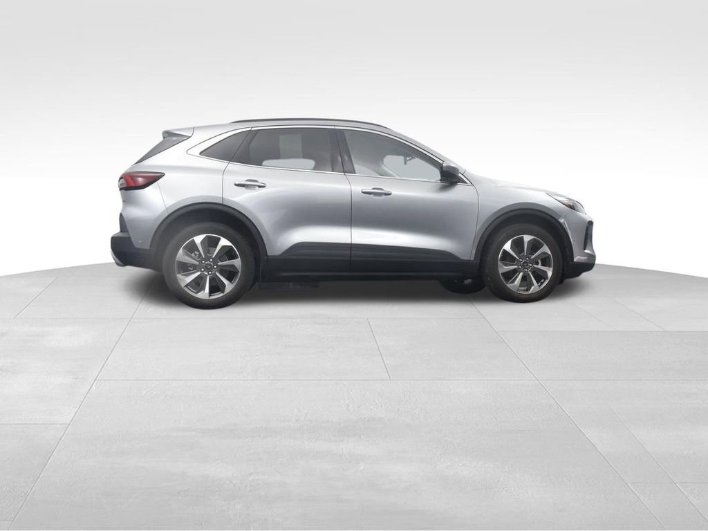 Used 2024 Ford Escape Platinum w/ Premium Technology Package AWD/4WD image 52