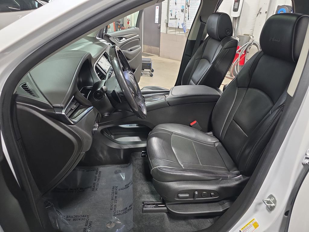 Used 2021 Buick Enclave Avenir w/ Avenir Technology Package image 17