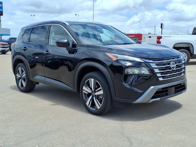 Used 2025 Nissan Rogue SL AWD/4WD image 3