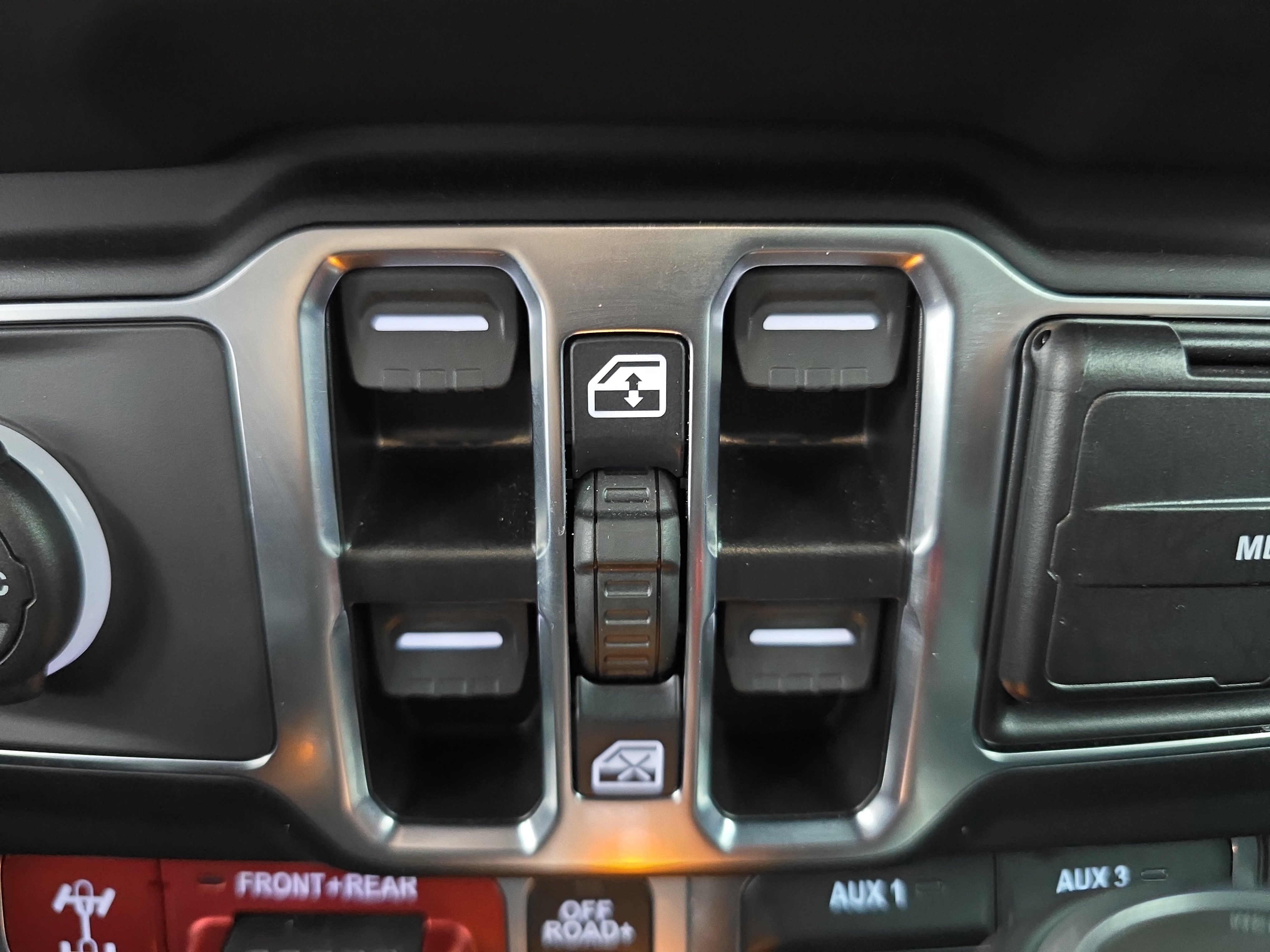 Used 2024 Jeep Wrangler Unlimited Rubicon 4xe w/ Technology Group image 27