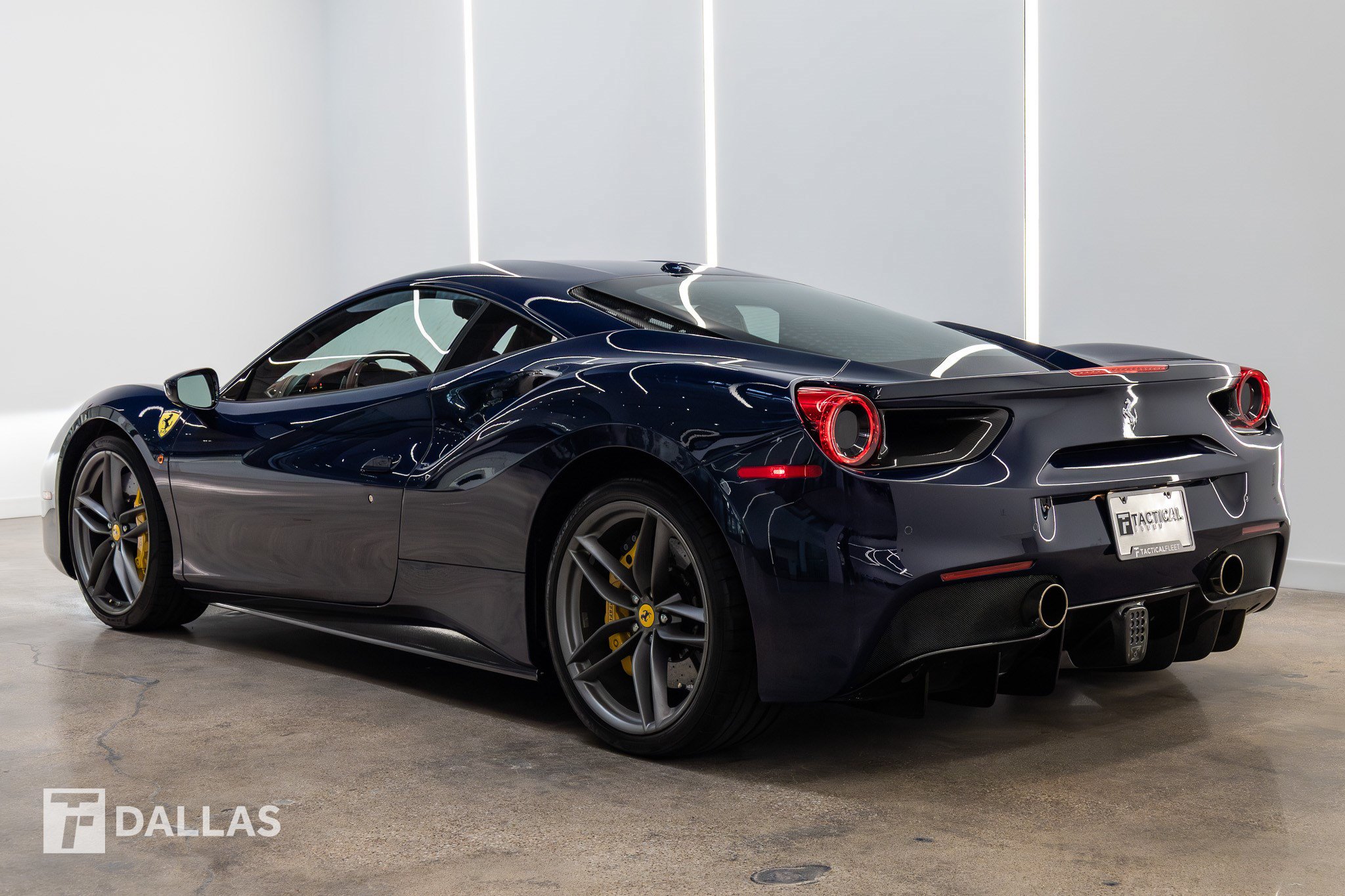 Used 2017 Ferrari 488 GTB RWD image 8