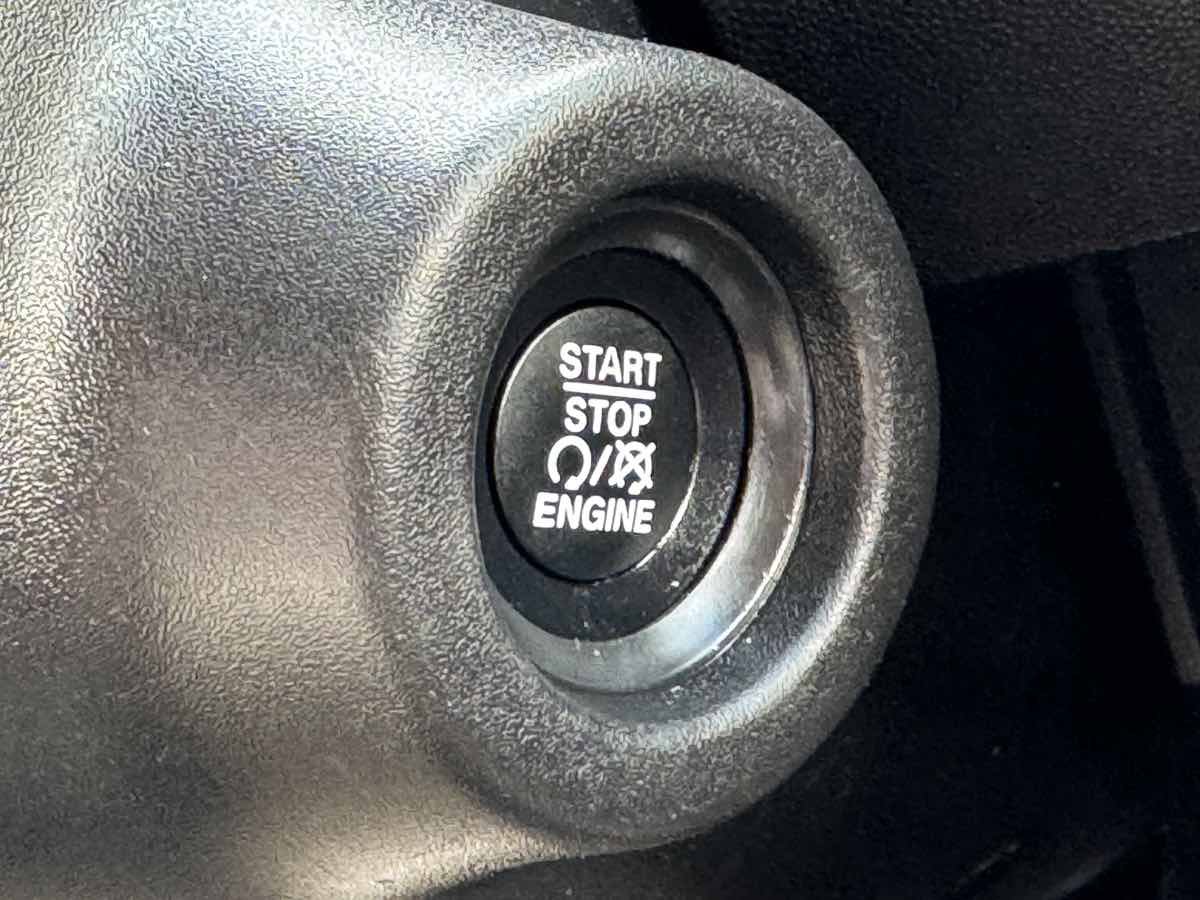 Used 2025 RAM ProMaster 2500 w/ Convenience Group FWD image 32